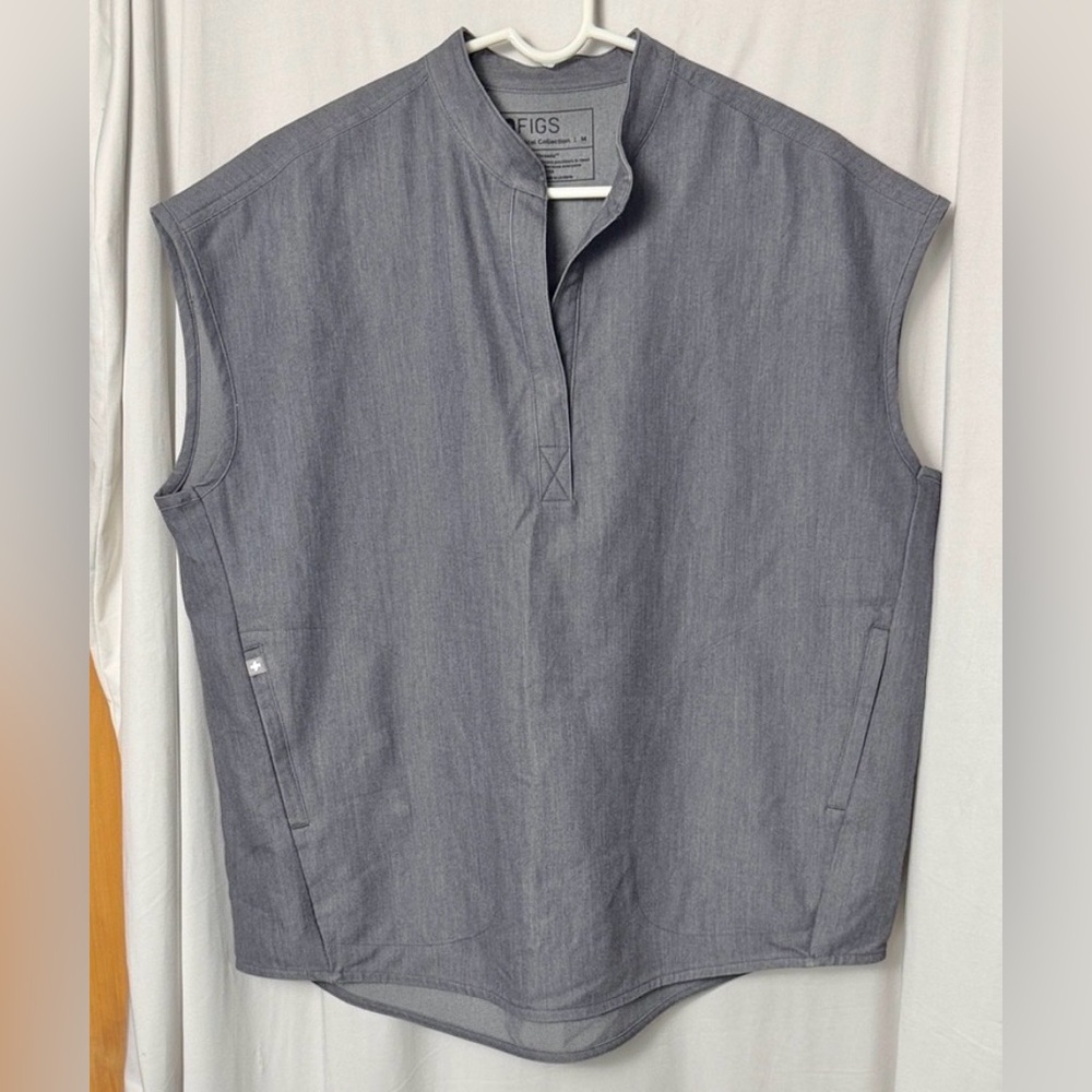 Figs Graphite Rafaela Oversized Scrub Top Size Medium - Picture 2 of 10